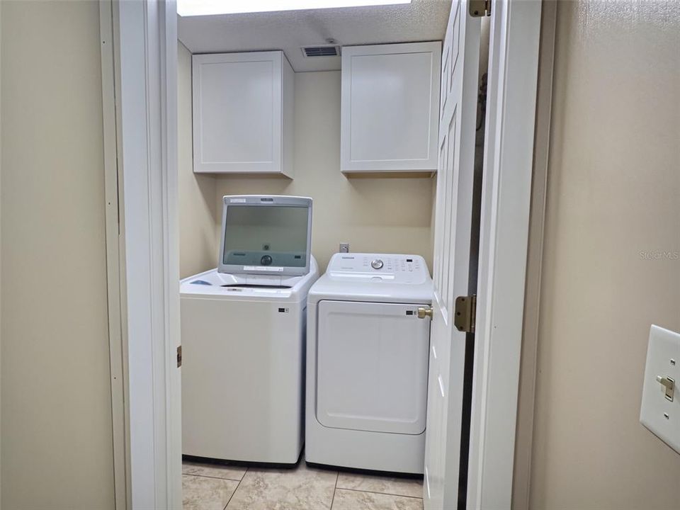 На продажу: $279,900 (3 спален, 2 ванн, 1632 Квадратных фут)
