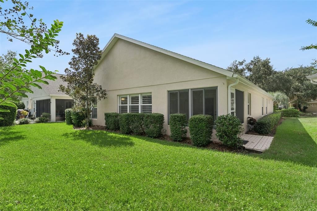 For Sale: $375,000 (3 beds, 2 baths, 2076 Square Feet)