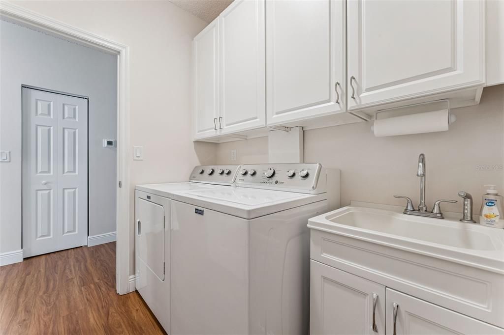 For Sale: $375,000 (3 beds, 2 baths, 2076 Square Feet)