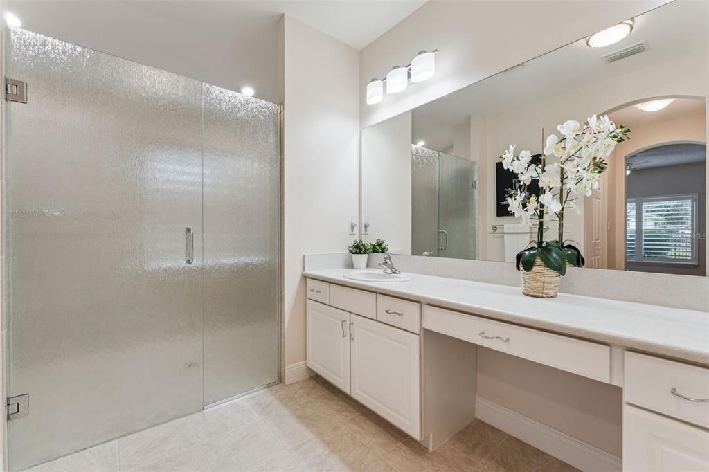 For Sale: $375,000 (3 beds, 2 baths, 2076 Square Feet)