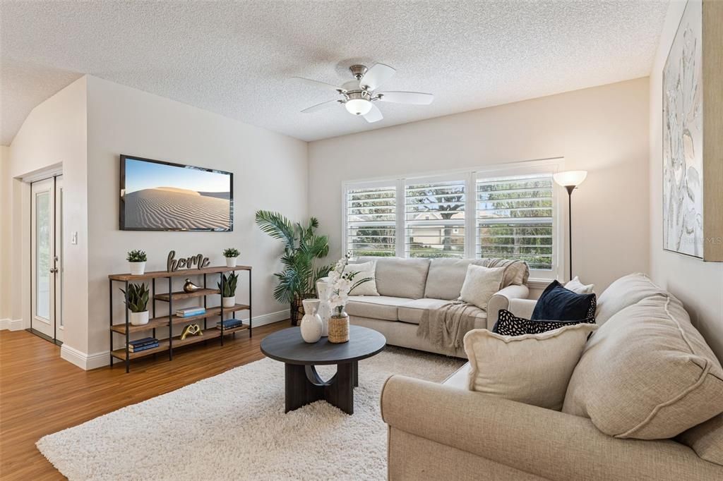 For Sale: $375,000 (3 beds, 2 baths, 2076 Square Feet)