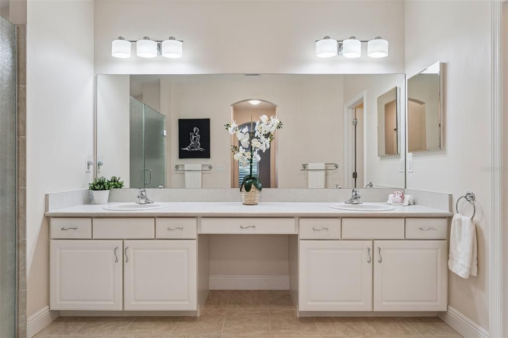 For Sale: $375,000 (3 beds, 2 baths, 2076 Square Feet)