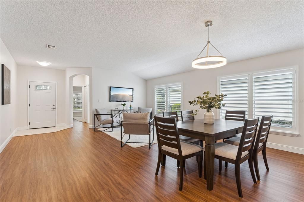 For Sale: $375,000 (3 beds, 2 baths, 2076 Square Feet)