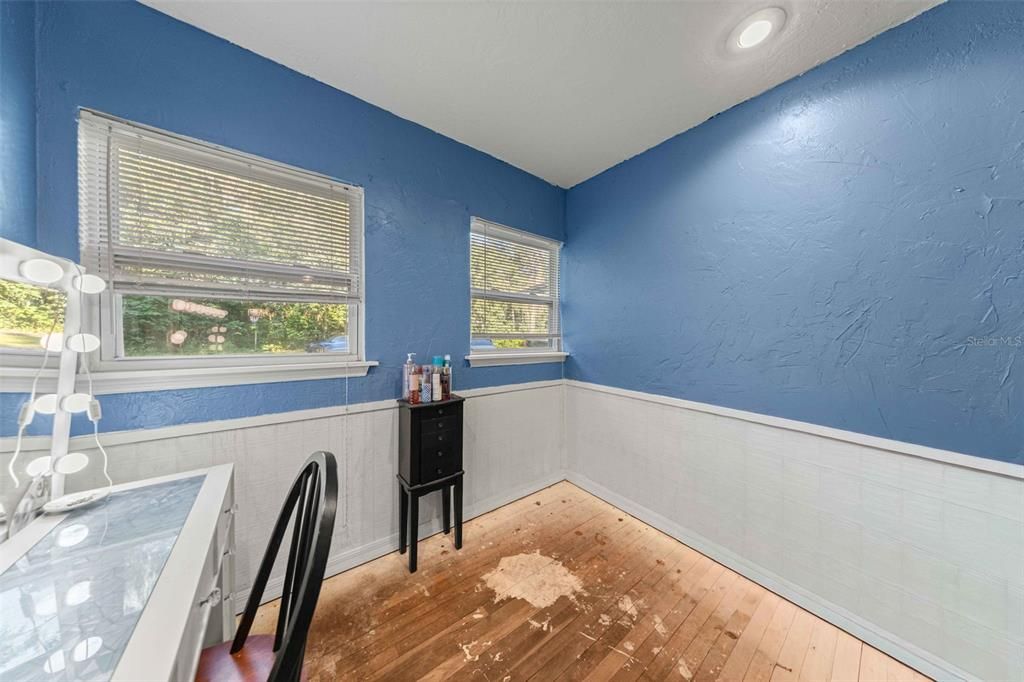 For Sale: $189,000 (3 beds, 1 baths, 1316 Square Feet)