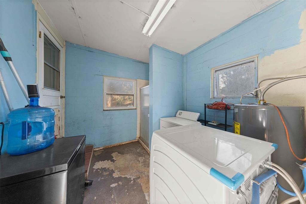 For Sale: $189,000 (3 beds, 1 baths, 1316 Square Feet)