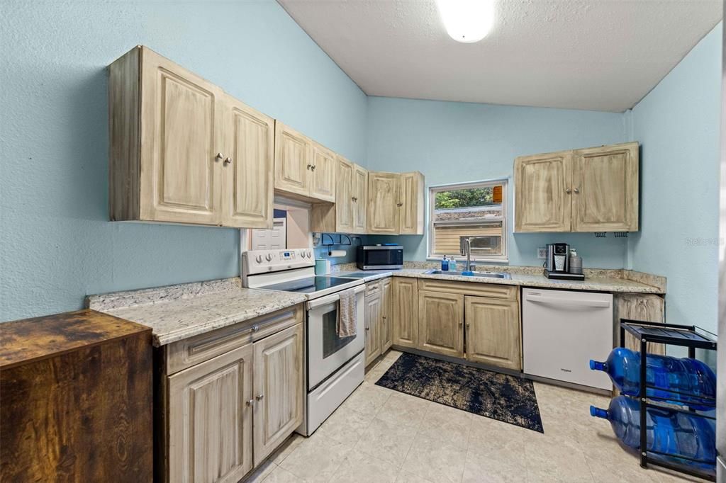 For Sale: $189,000 (3 beds, 1 baths, 1316 Square Feet)