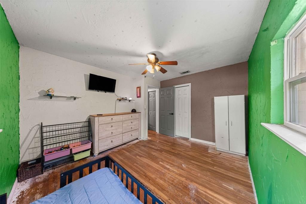 For Sale: $189,000 (3 beds, 1 baths, 1316 Square Feet)