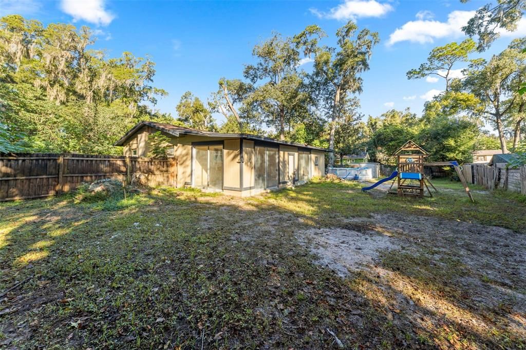 For Sale: $189,000 (3 beds, 1 baths, 1316 Square Feet)