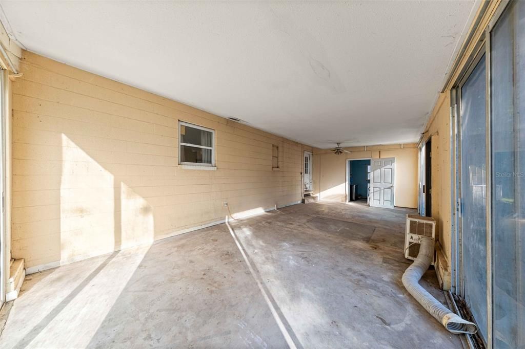 For Sale: $189,000 (3 beds, 1 baths, 1316 Square Feet)