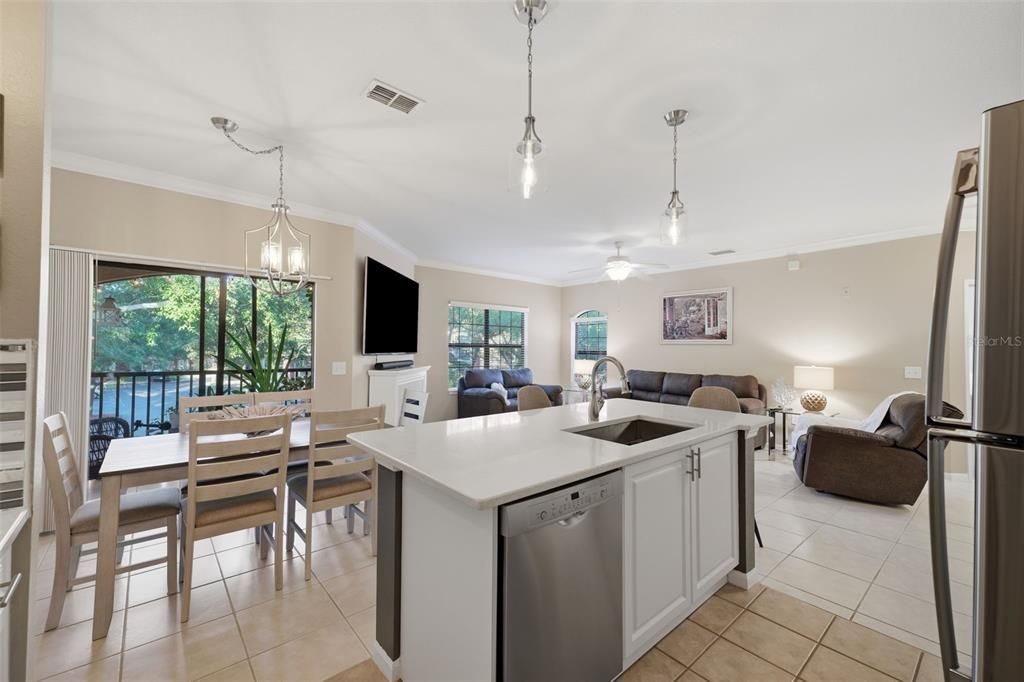 For Sale: $282,900 (2 beds, 2 baths, 1155 Square Feet)
