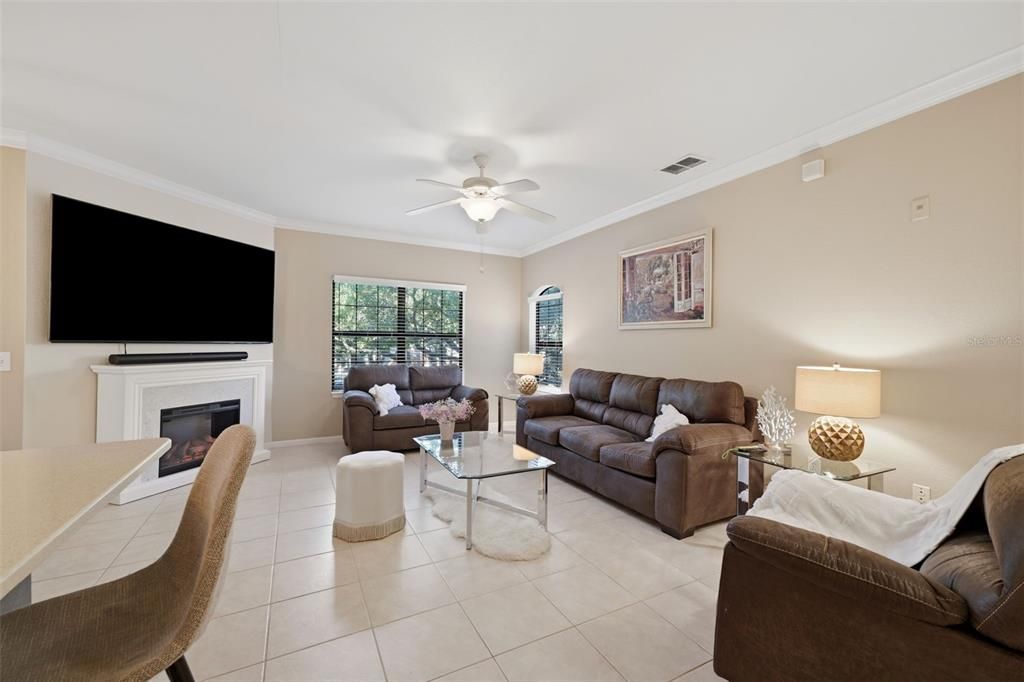 For Sale: $282,900 (2 beds, 2 baths, 1155 Square Feet)