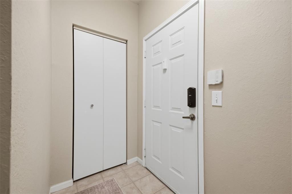 For Sale: $282,900 (2 beds, 2 baths, 1155 Square Feet)