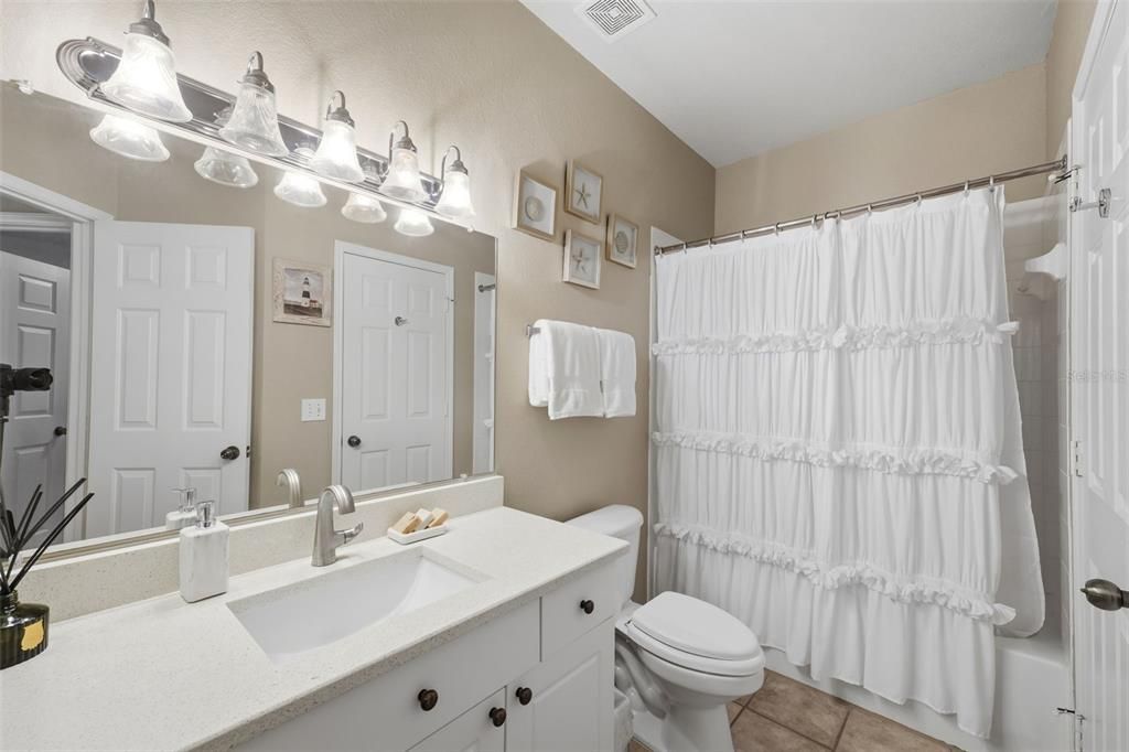For Sale: $282,900 (2 beds, 2 baths, 1155 Square Feet)