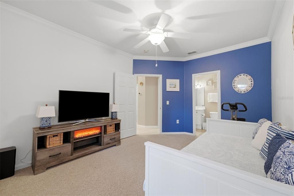 For Sale: $282,900 (2 beds, 2 baths, 1155 Square Feet)