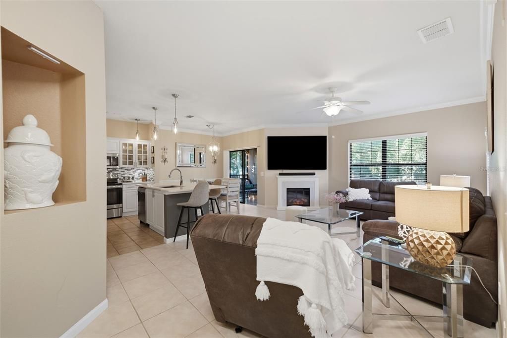 For Sale: $282,900 (2 beds, 2 baths, 1155 Square Feet)