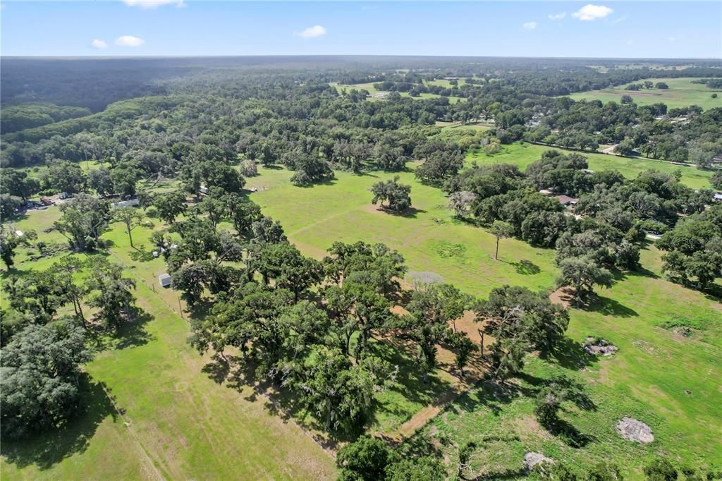 На продажу: $700,000 (17.71 acres)