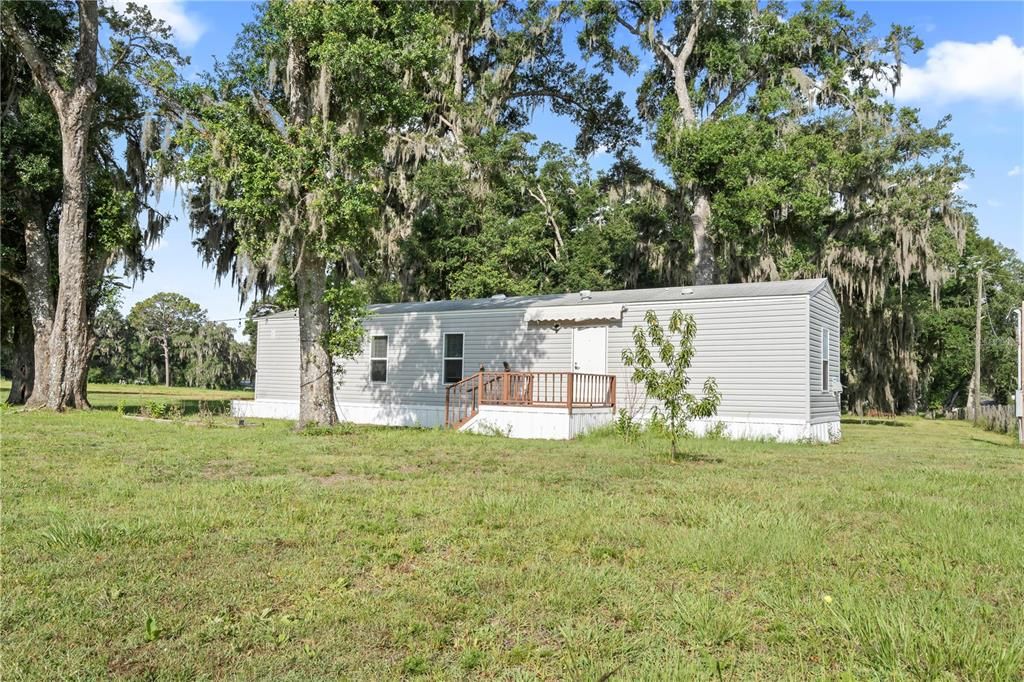 На продажу: $700,000 (17.71 acres)