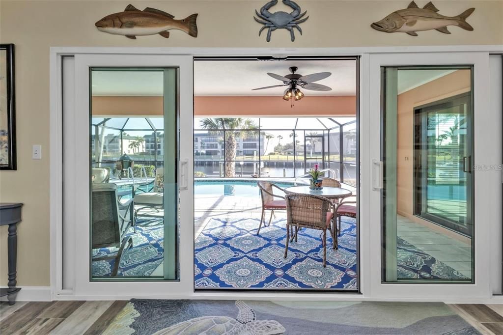 For Sale: $449,000 (2 beds, 2 baths, 1286 Square Feet)