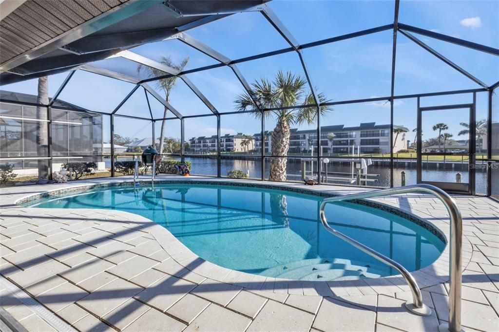 For Sale: $449,000 (2 beds, 2 baths, 1286 Square Feet)