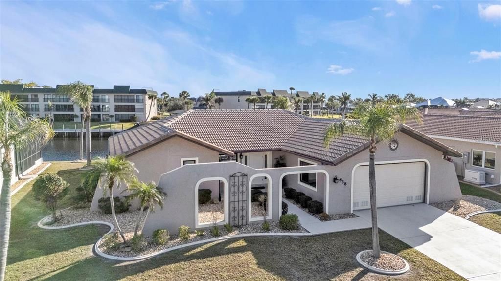 For Sale: $449,000 (2 beds, 2 baths, 1286 Square Feet)