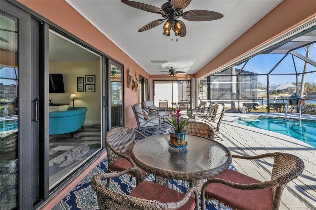 For Sale: $449,000 (2 beds, 2 baths, 1286 Square Feet)