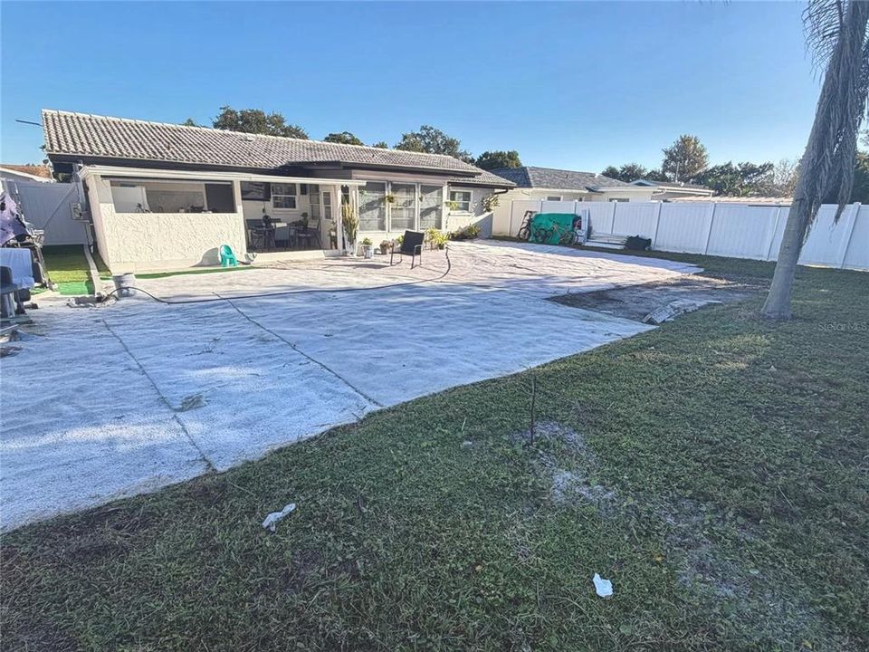 For Sale: $369,900 (3 beds, 3 baths, 1552 Square Feet)