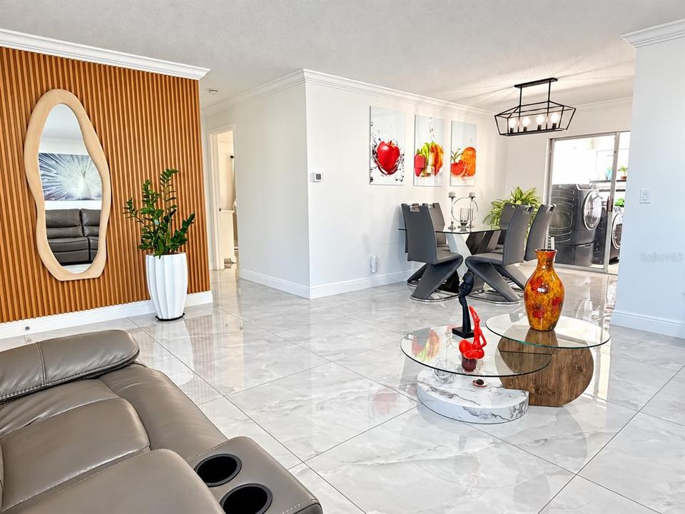 For Sale: $369,900 (3 beds, 3 baths, 1552 Square Feet)