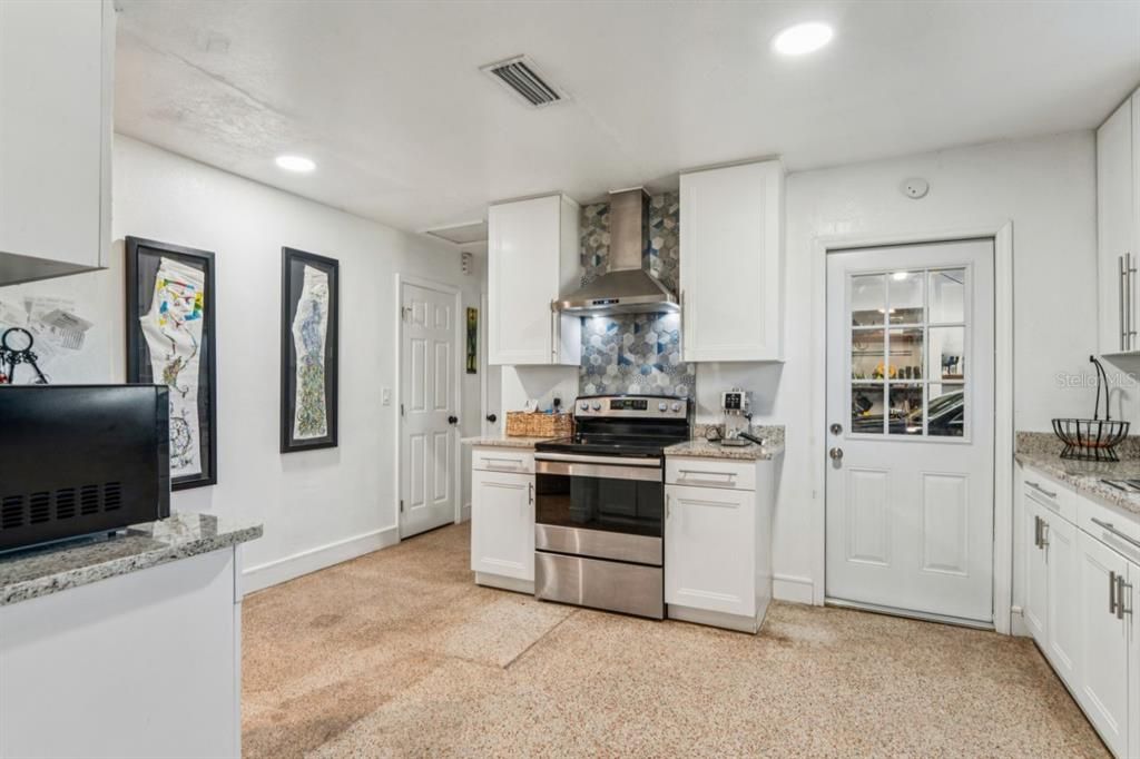 En Venta: $499,000 (3 camas, 2 baños, 2137 Pies cuadrados)
