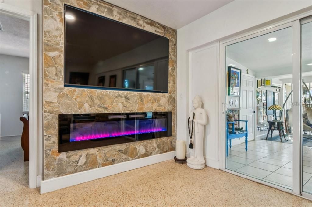 En Venta: $499,000 (3 camas, 2 baños, 2137 Pies cuadrados)