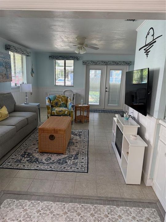 For Sale: $125,000 (1 beds, 1 baths, 216 Square Feet)