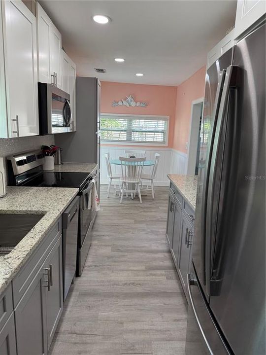 For Sale: $125,000 (1 beds, 1 baths, 216 Square Feet)