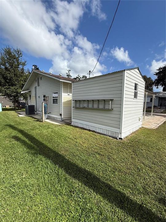 For Sale: $125,000 (1 beds, 1 baths, 216 Square Feet)