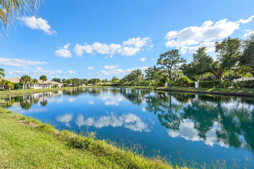 На продажу: $315,000 (2 спален, 2 ванн, 1385 Квадратных фут)
