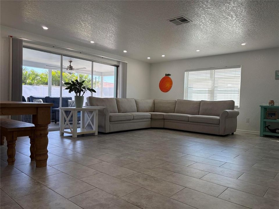 For Sale: $579,900 (3 beds, 2 baths, 1483 Square Feet)