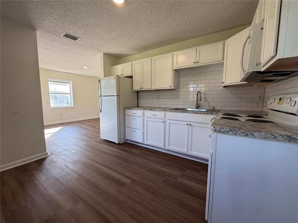 En Venta: $229,000 (2 camas, 1 baños, 935 Pies cuadrados)