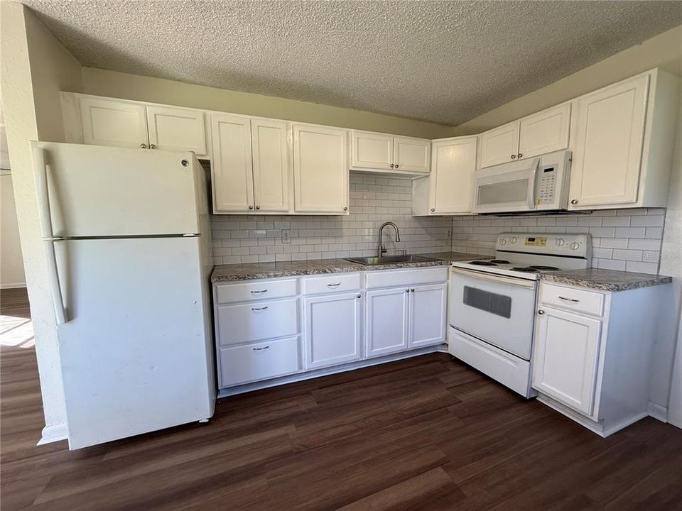 En Venta: $229,000 (2 camas, 1 baños, 935 Pies cuadrados)