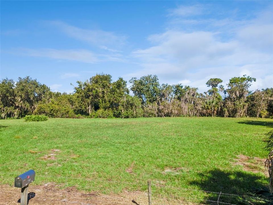 На продажу: $850,000 (17.10 acres)