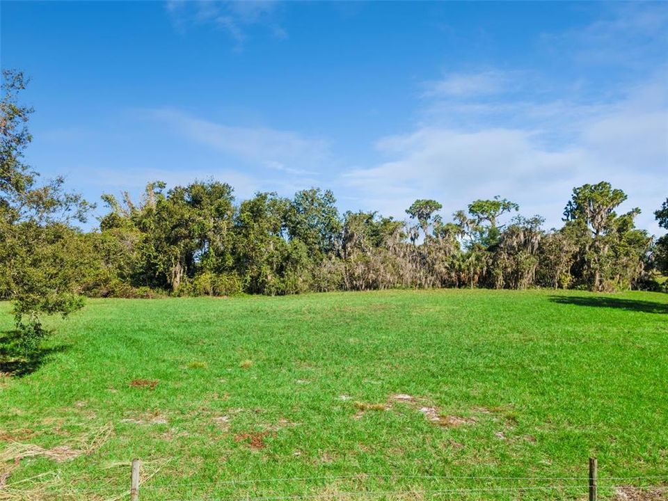 На продажу: $850,000 (17.10 acres)