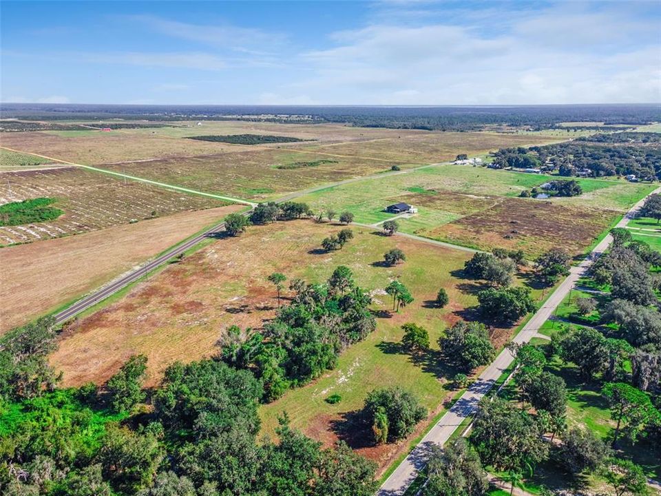 На продажу: $850,000 (17.10 acres)