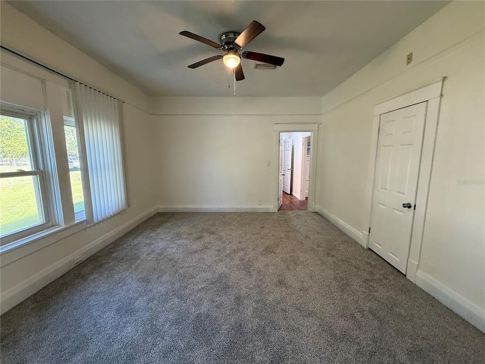 For Sale: $359,900 (2 beds, 2 baths, 2104 Square Feet)
