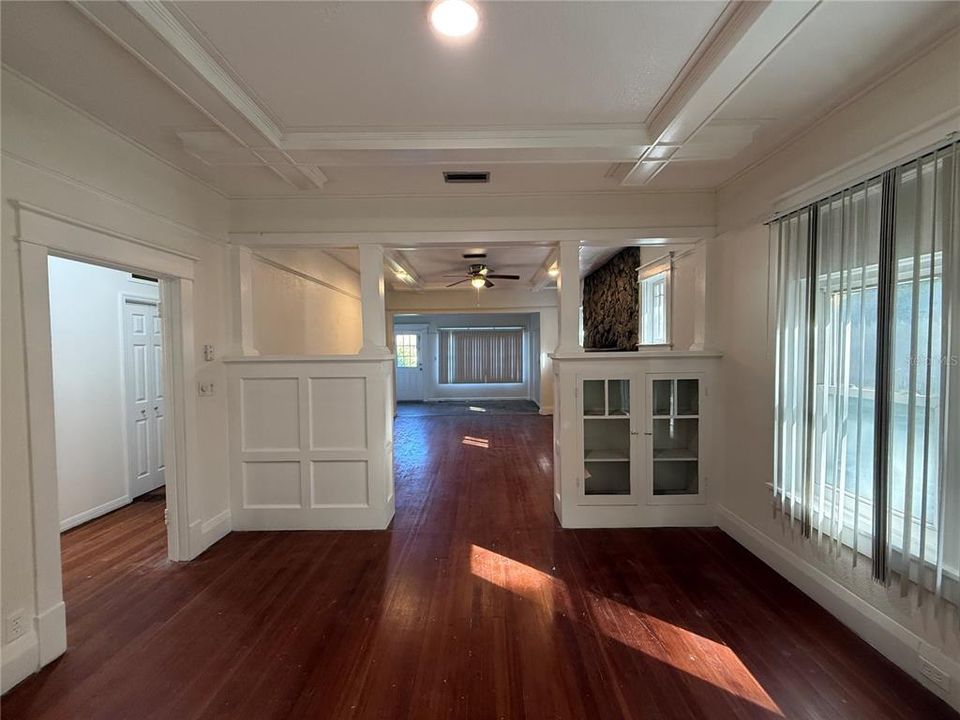 For Sale: $359,900 (2 beds, 2 baths, 2104 Square Feet)