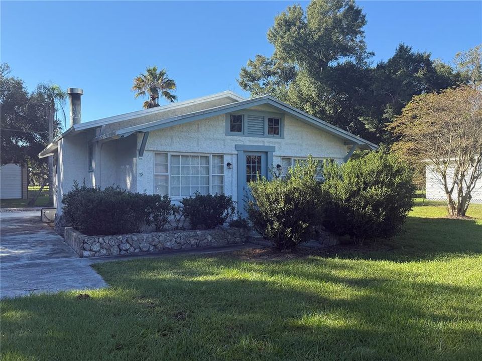 For Sale: $359,900 (2 beds, 2 baths, 2104 Square Feet)