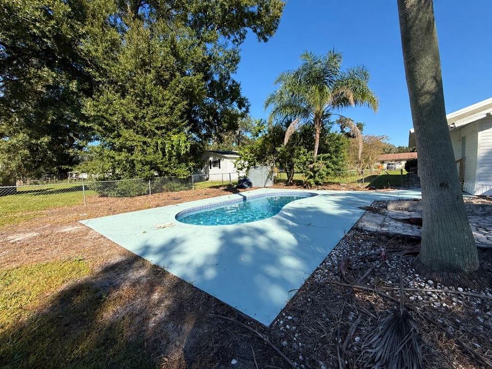 For Sale: $359,900 (2 beds, 2 baths, 2104 Square Feet)