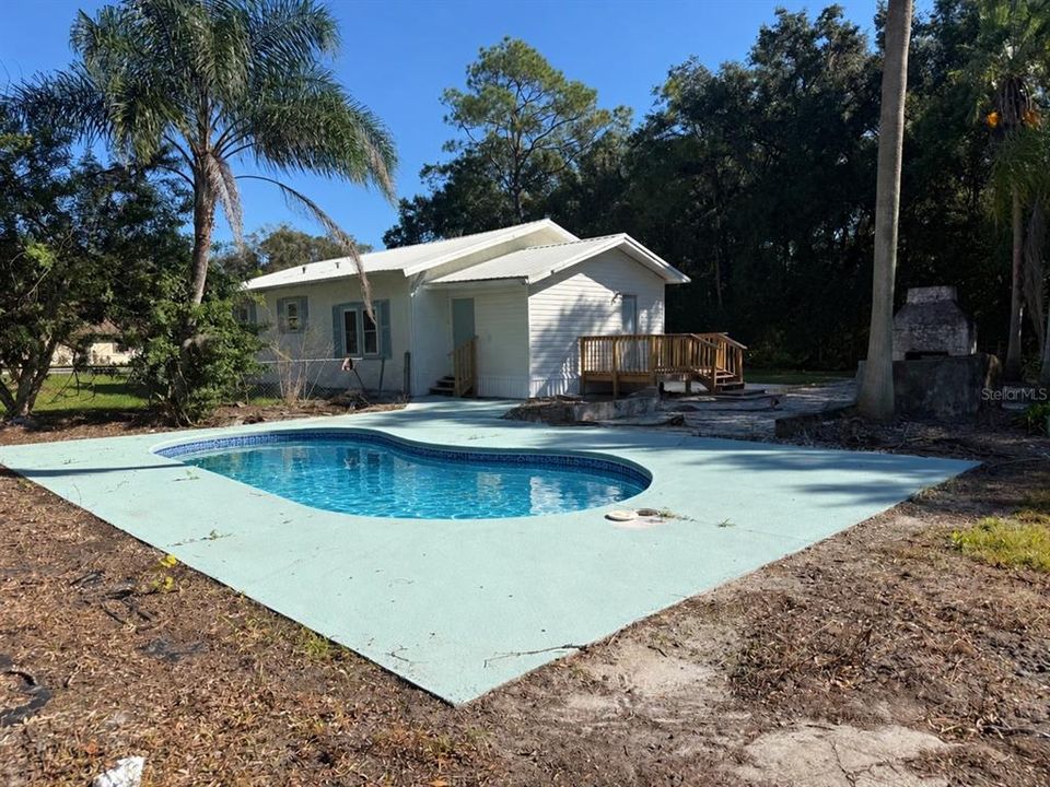 For Sale: $359,900 (2 beds, 2 baths, 2104 Square Feet)