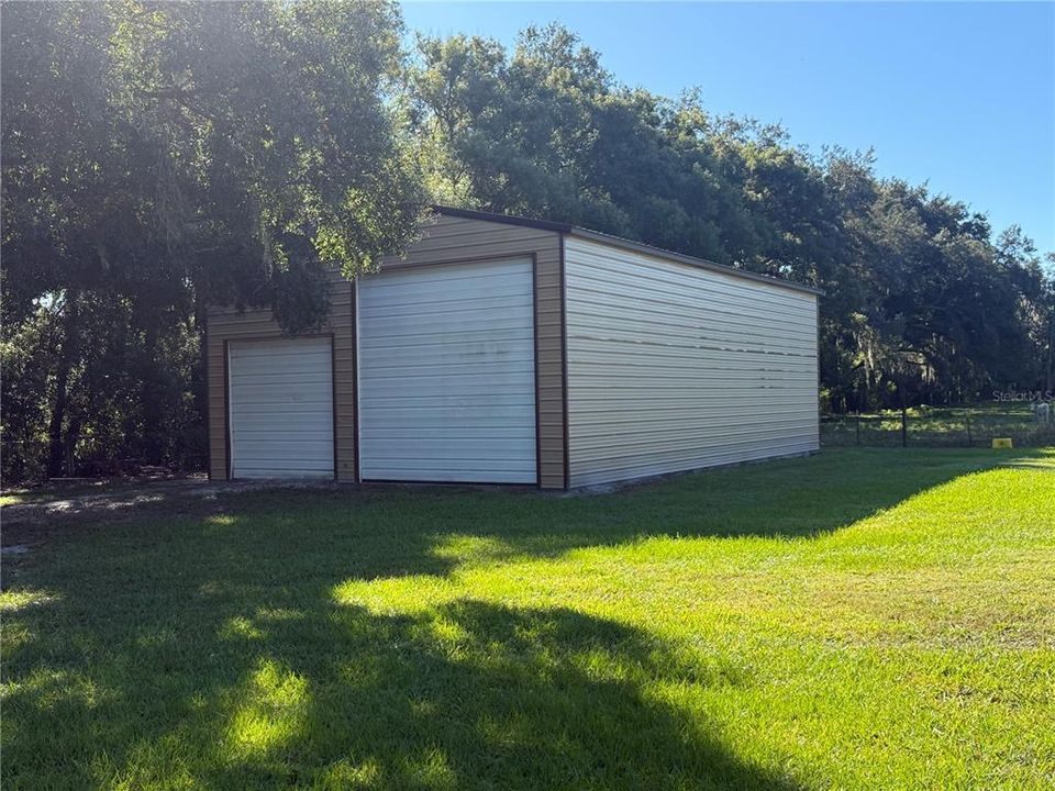 For Sale: $359,900 (2 beds, 2 baths, 2104 Square Feet)