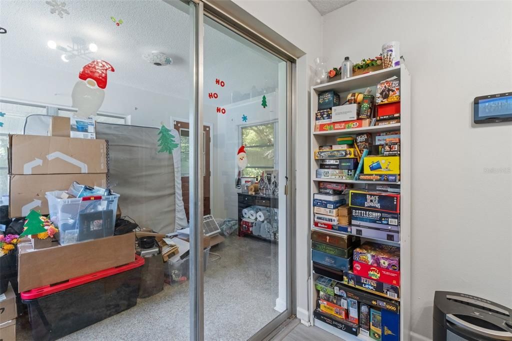 На продажу: $299,000 (3 спален, 2 ванн, 1811 Квадратных фут)