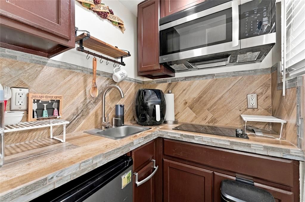 На продажу: $399,000 (4 спален, 2 ванн, 1477 Квадратных фут)