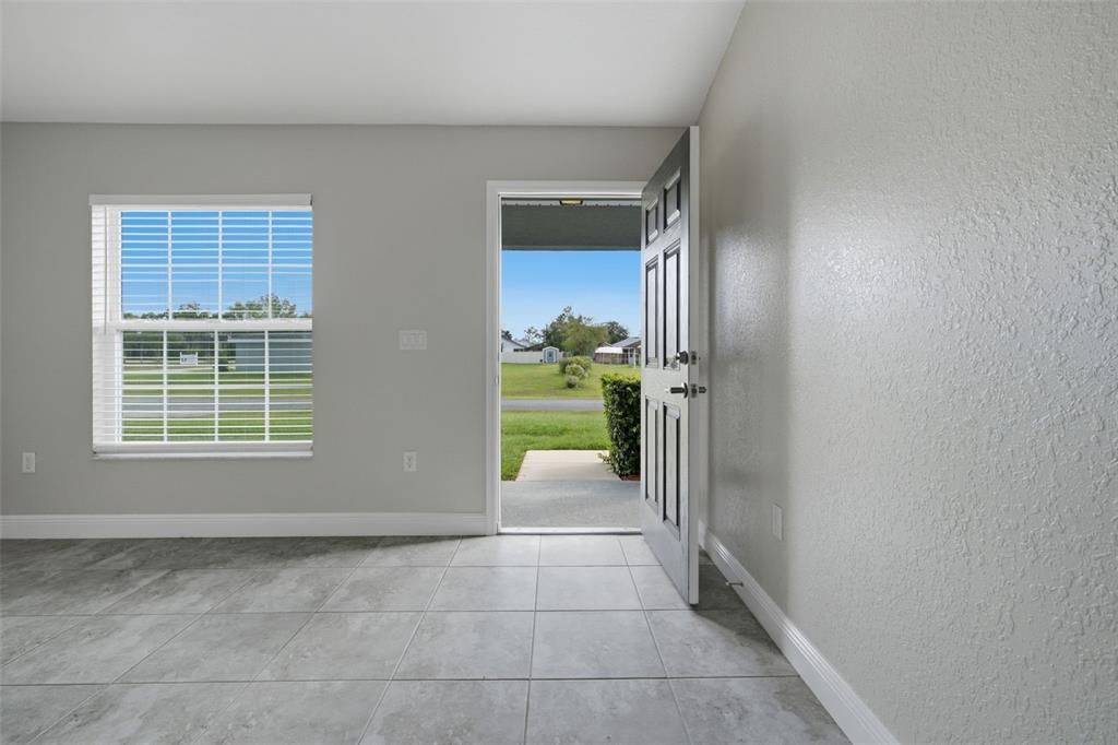 En Venta: $239,900 (3 camas, 2 baños, 1211 Pies cuadrados)