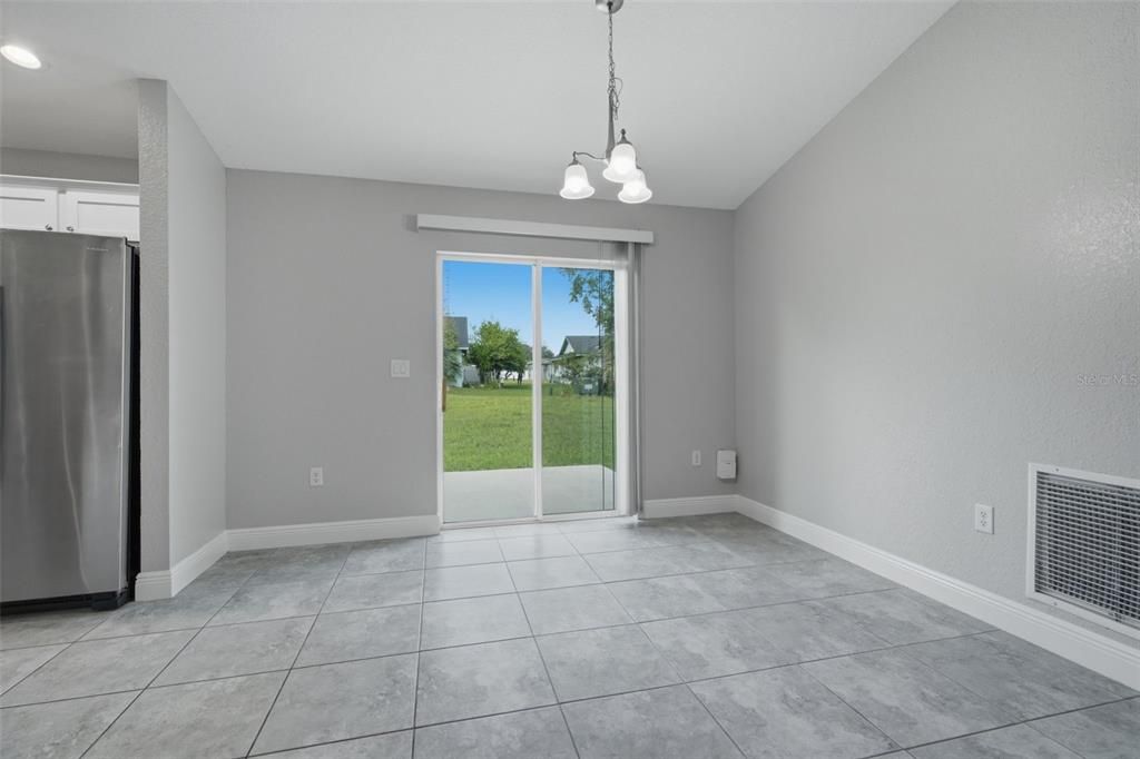En Venta: $239,900 (3 camas, 2 baños, 1211 Pies cuadrados)