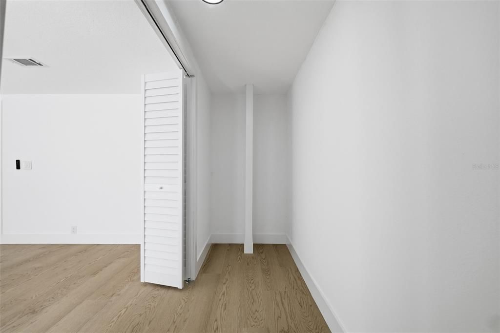 На продажу: $349,900 (2 спален, 2 ванн, 1224 Квадратных фут)